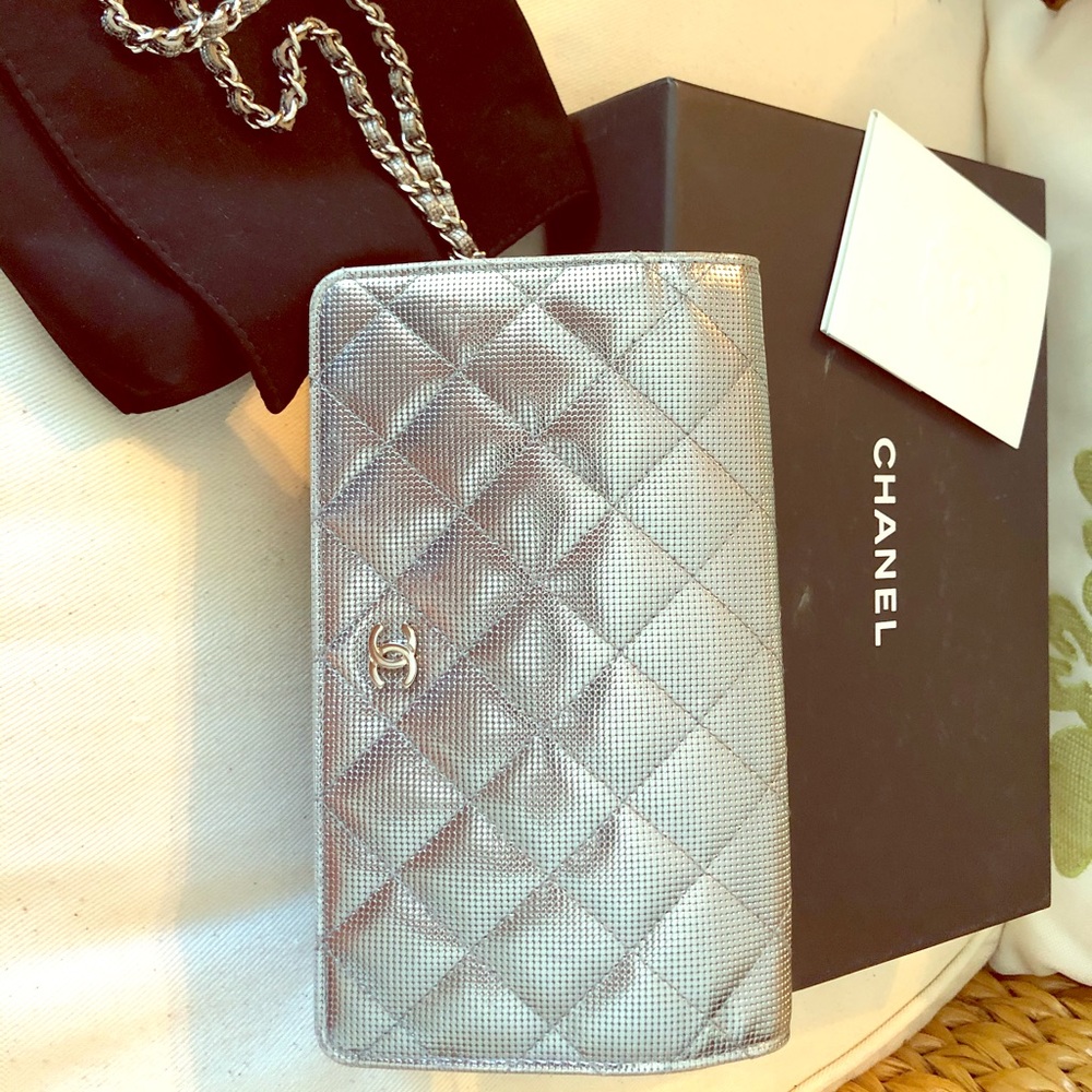 AUTHENTIC!!!  CHANEL QUILTED WALLET ON A CHAIN